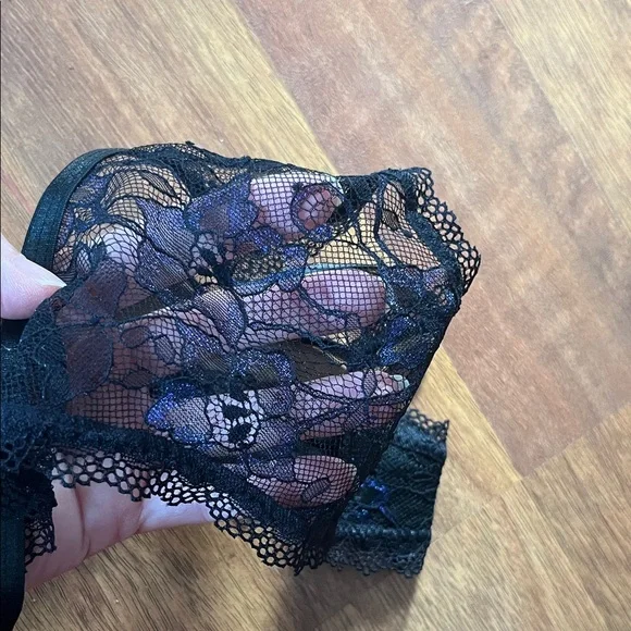 New MookiFree Black and Blue Lace Lingerie Set - Picture 11 of 16